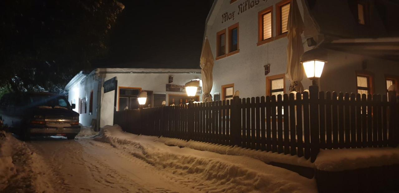 Pension Und Restaurant Die Burg Ehrenfriedersdorf Экстерьер фото