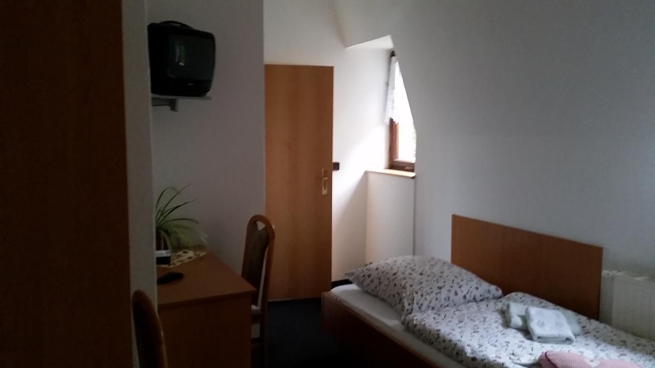 Pension Und Restaurant Die Burg Ehrenfriedersdorf Экстерьер фото