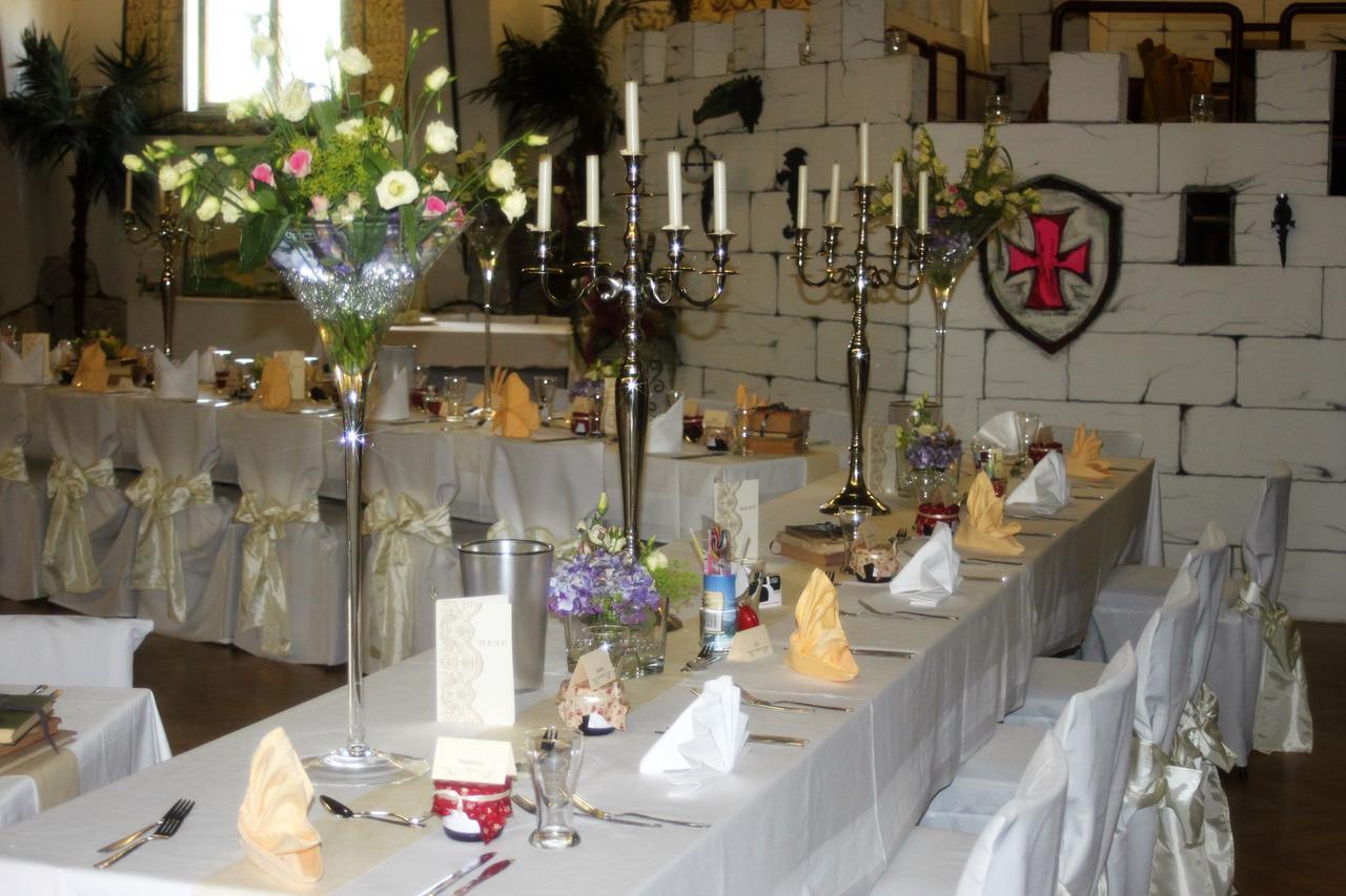 Pension Und Restaurant Die Burg Ehrenfriedersdorf Экстерьер фото