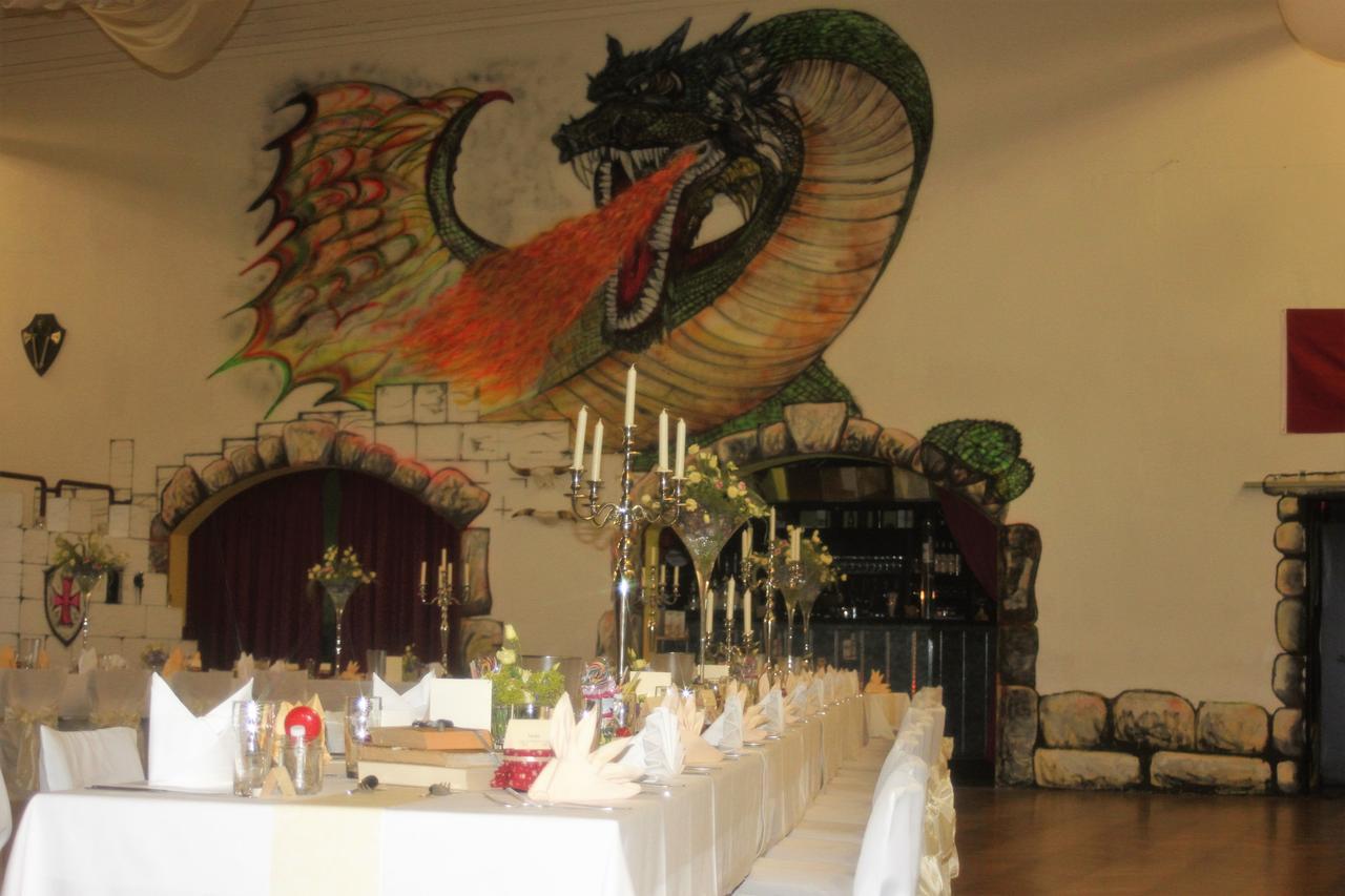 Pension Und Restaurant Die Burg Ehrenfriedersdorf Экстерьер фото